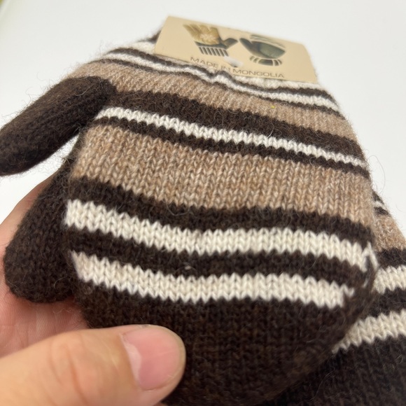 Kids sheep wool mittens, gift for kids, under $15, cozy winter gift for Xmas - Picture 4 of 9